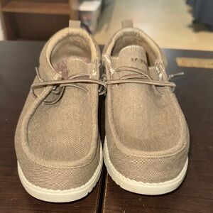 Itazero Tan Canvas Sneakers